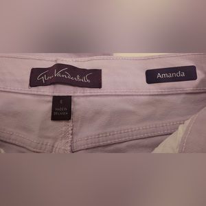 Gloria Vanderbilt Original Slimming Jeans, Amanda. Never worn.